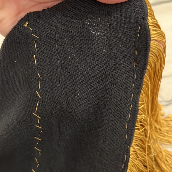 Vintage Austrian Black & Gold Shawl with Pattern and Fringe 100% virgin wool - Picture 9 of 16